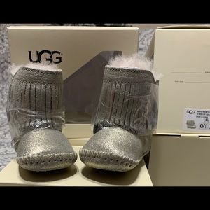 NIB BABY GIRL UGGS FRINGE METALLIC GOLD SIZE 0/1